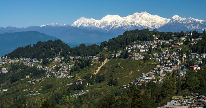 Darjeeling With Himalayan Mountain Railway Tour