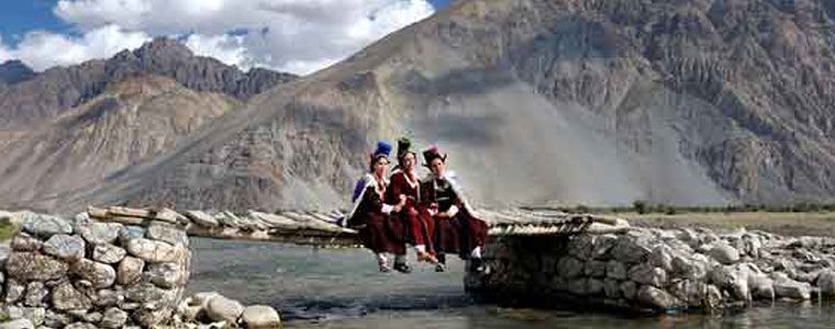 Manali Leh Srinagar Tour